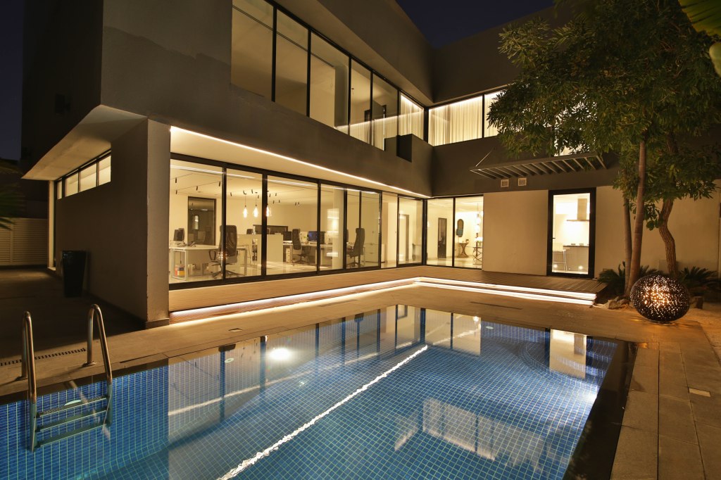 John Cullen Lighting Dubai Showroom, The Lighting Blog, British Design House, 